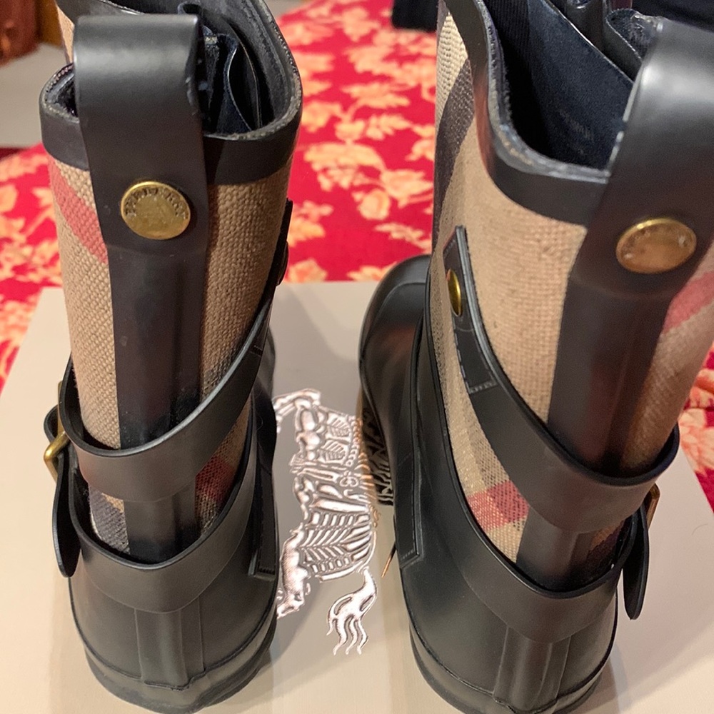 Burberry rainboot